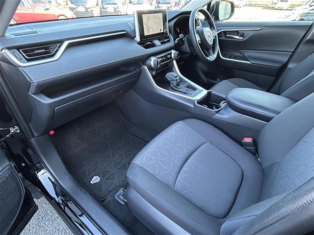 ＲＡＶ４ Ｘ　純正ディスプレイオーディオ／バックカメラ／ビルトインＥＴＣ２．０／プリクラッシュセーフティ／レーントレーシングアシスト／レーダークルーズコントロール／オートマチックハイビーム／ロードサインアシスト（23枚目）