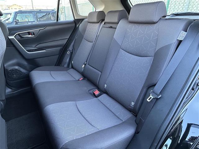 ＲＡＶ４ Ｘ　純正ディスプレイオーディオ／バックカメラ／ビルトインＥＴＣ２．０／プリクラッシュセーフティ／レーントレーシングアシスト／レーダークルーズコントロール／オートマチックハイビーム／ロードサインアシスト（27枚目）