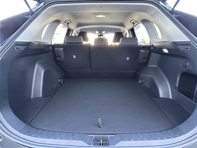 ＲＡＶ４ Ｘ　純正ディスプレイオーディオ／バックカメラ／ビルトインＥＴＣ２．０／プリクラッシュセーフティ／レーントレーシングアシスト／レーダークルーズコントロール／オートマチックハイビーム／ロードサインアシスト（29枚目）