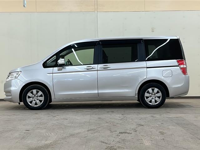 ステップワゴン G コンフォートセレクション 4WD ワンオーナー 純正SDナビ バックカメラ クルーズコントロール 両側パワースライドドア 寒冷地仕様 アイドリングストップ オートライト 社外ドライブレコーダー ステアリングスイッチ ETC(11枚目)