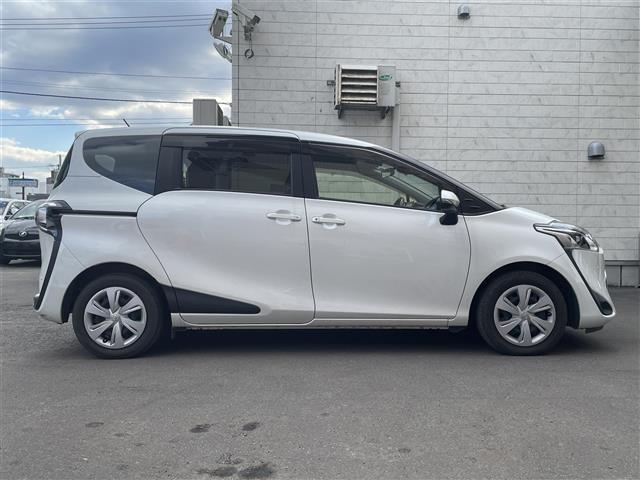 シエンタ G 純正SDナビ 両側パワースライドドア バックカメラ プリクラッシュセーフティ レーンディパーチャーアラート コーナーセンサー オートマチックハイビーム パーキングサポートブレーキ アイドリングストップ(5枚目)