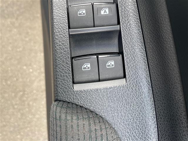 シエンタ G 純正SDナビ 両側パワースライドドア バックカメラ プリクラッシュセーフティ レーンディパーチャーアラート コーナーセンサー オートマチックハイビーム パーキングサポートブレーキ アイドリングストップ(40枚目)