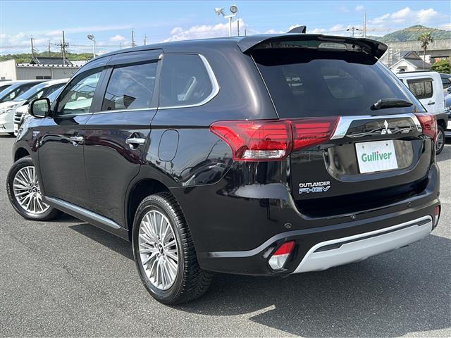 アウトランダーＰＨＥＶ Ｇ　禁煙車　スマートキー　プッシュスタート　ＥＴＣ　全方位カメラ　純正メモリナビ（ＤＴＶ／ＢＴ／ＤＶＤ／ラジオ）　パワーシート　シートヒーター　ステアリングヒーター　ブラインドスポットモニター　保証書（36枚目）