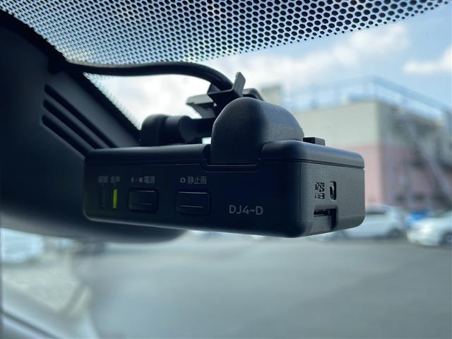 セレナ ハイウェイスター　ＶセレクションＩＩ　禁煙車　アルパインナビ　フリップダウン　全周囲カメラ　両側パワースライドドア　インテリジェントルームミラー　前席シートヒーター　プロパイロット　ツィータースピーカー　マフラーカッター　プッシュスタート（15枚目）