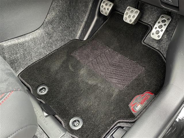 ＧＲヤリス ＲＺ　ハイパフォーマンス　禁煙車　ワンオーナー車　ＪＢＬプレミアムサウンド　純正ナビ　Ｂｌｕｅｔｏｏｔｈ　フルセグＴＶ　バックカメラ　前席シートヒーター　ハンドルヒーター　クルーズコントロール　ＬＥＤヘッドライト　スマートキー（20枚目）