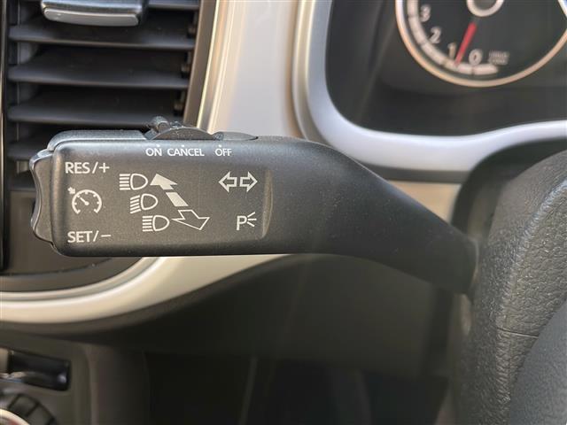 【クルーズコントロール】高速道路で便利な機能です！！アクセルを離しても一定速度で走行ができる装備です。加速減速もスイッチ操作でＯＫです。