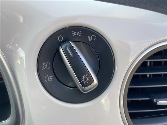 【ＨＩＤヘッドライト】夜道も明るく照らしてくれます。