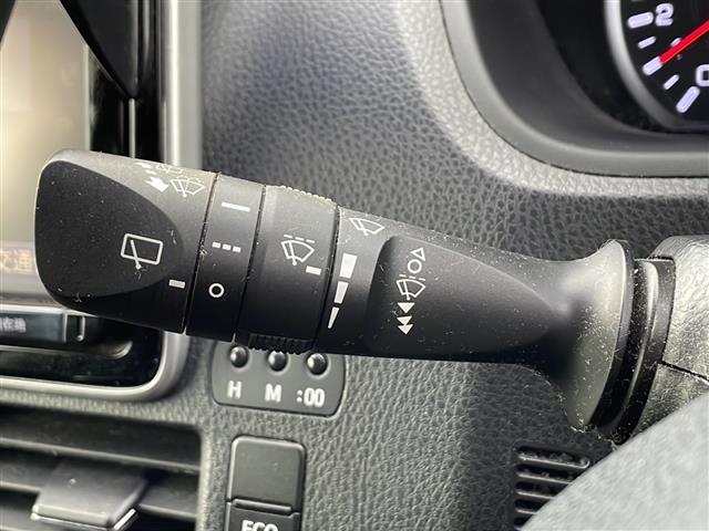 ヴォクシー ＺＳ　煌　純正メモリナビ　Ｂｌｕｅｔｏｏｔｈ　フルセグＴＶ　バックカメラ　両側パワースライドドア　純正フリップダウンモニター　スマートキー　プッシュスタート　前方ドライブレコーダー　コーナーセンサー　ＥＴＣ（12枚目）