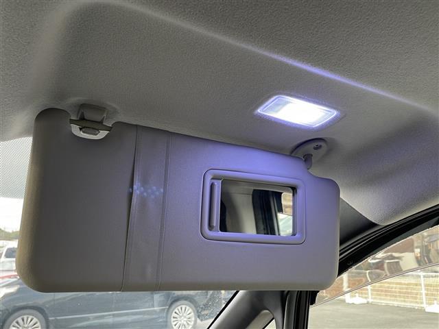 ヴォクシー ＺＳ　煌　純正メモリナビ　Ｂｌｕｅｔｏｏｔｈ　フルセグＴＶ　バックカメラ　両側パワースライドドア　純正フリップダウンモニター　スマートキー　プッシュスタート　前方ドライブレコーダー　コーナーセンサー　ＥＴＣ（20枚目）