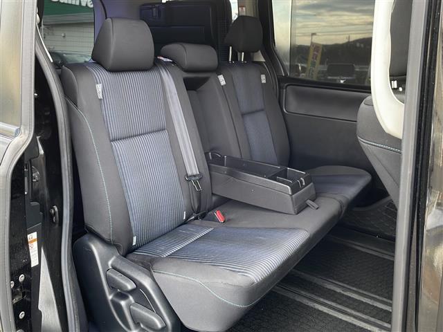 ヴォクシー ＺＳ　煌　純正メモリナビ　Ｂｌｕｅｔｏｏｔｈ　フルセグＴＶ　バックカメラ　両側パワースライドドア　純正フリップダウンモニター　スマートキー　プッシュスタート　前方ドライブレコーダー　コーナーセンサー　ＥＴＣ（23枚目）