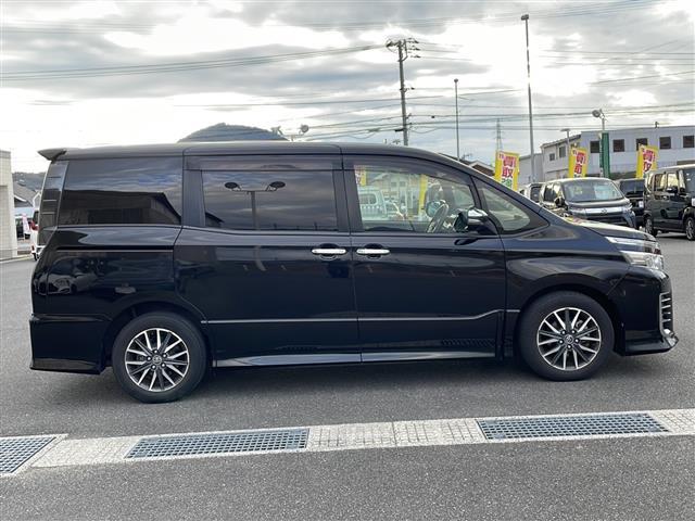 ヴォクシー ＺＳ　煌　純正メモリナビ　Ｂｌｕｅｔｏｏｔｈ　フルセグＴＶ　バックカメラ　両側パワースライドドア　純正フリップダウンモニター　スマートキー　プッシュスタート　前方ドライブレコーダー　コーナーセンサー　ＥＴＣ（37枚目）