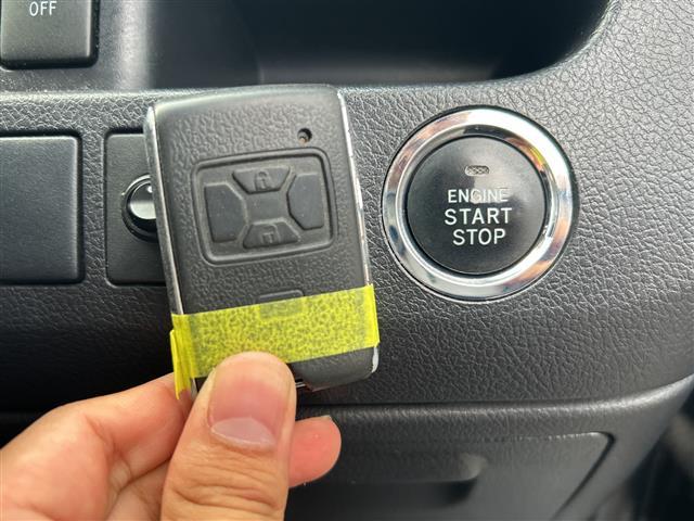 ヴォクシー ZS 煌 ワンオーナー 禁煙車 モデリスタエアロ スマートキー プッシュスタート フリップダウンモニター ETC 両側パワースライドドア 純正メモリナビ(TV/BT/DVD/ラジオ) バックカメラ 保証書(5枚目)