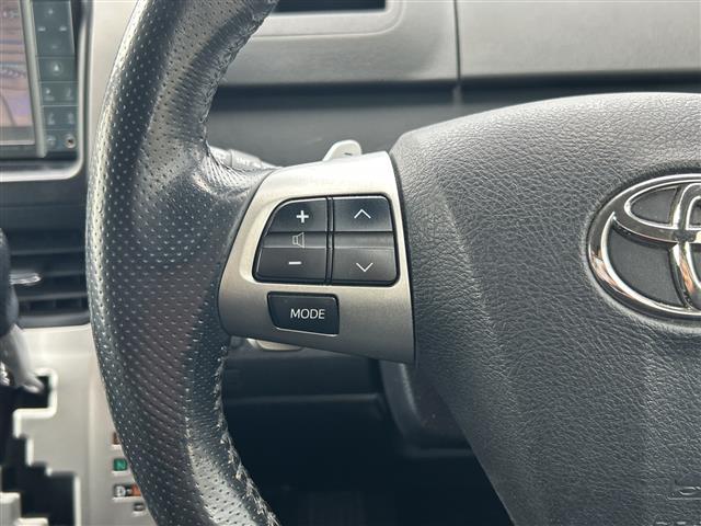 ヴォクシー ZS 煌 ワンオーナー 禁煙車 モデリスタエアロ スマートキー プッシュスタート フリップダウンモニター ETC 両側パワースライドドア 純正メモリナビ(TV/BT/DVD/ラジオ) バックカメラ 保証書(8枚目)
