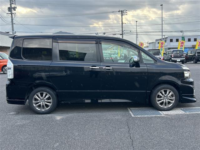 ヴォクシー ZS 煌 ワンオーナー 禁煙車 モデリスタエアロ スマートキー プッシュスタート フリップダウンモニター ETC 両側パワースライドドア 純正メモリナビ(TV/BT/DVD/ラジオ) バックカメラ 保証書(37枚目)