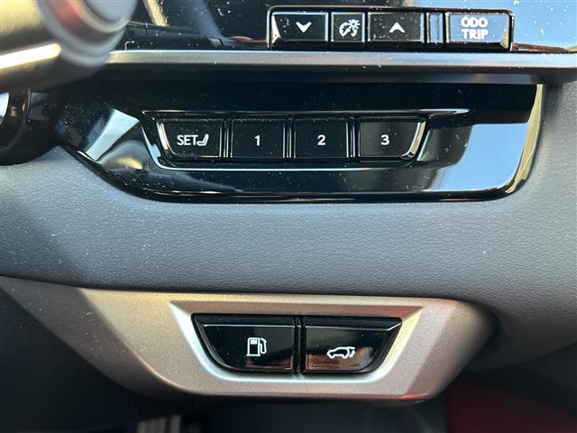 ＲＸ ＲＸ３５０　Ｆスポーツ　禁煙車　ワンオーナー　スマートキー　プッシュスタート　パノラマルーフ　純正ＨＤＤナビ（ＤＴＶ／ＢＴ／ＵＳＢ／ラジオ）　全方位カメラ　純正アルミホイール　純正フロアマット　レクサスチームメイト　保証書（13枚目）