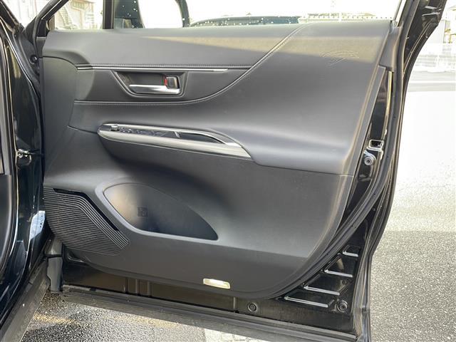 ハリアーハイブリッド Z 禁煙車 JBLサウンドシステム 純正ナビ 全周囲カメラ デジタルインナーミラー ヘッドアップディスプレイ ハーフレザーシート パワーバックドア レーダークルーズコントロール 純正19インチAW ETC(21枚目)