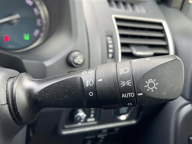 ランドクルーザープラド TZ-G 禁煙車 純正アルミ付きサマータイヤ4本車載 アルパインナビ Bluetooth フルセグTV バックカメラ 黒レザーシート クルーズコントロール フリップダウンモニター 社外デジタルインナーミラー(9枚目)