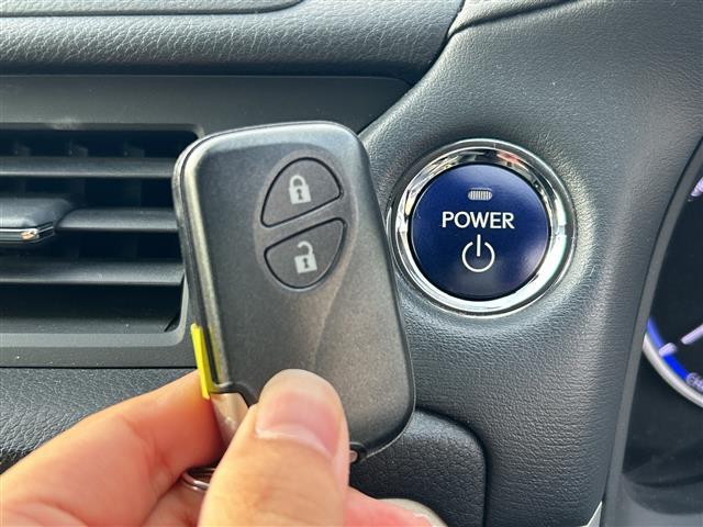 ＣＴ ＣＴ２００ｈ　バージョンＬ　禁煙車　黒レザーシート　前席シートヒーター　ワンオーナー車　純正ナビ　フルセグＴＶ　バックカメラ　スマートキー　プッシュスタート　ＬＥＤヘッドライト　ＥＴＣ　純正１７インチアルミホイール　クルコン（4枚目）