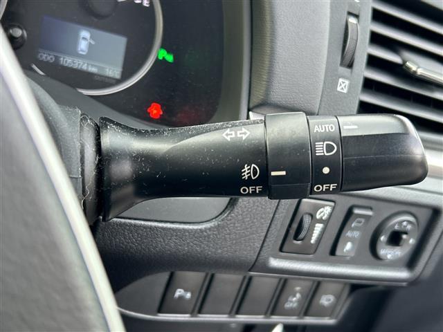 ＣＴ ＣＴ２００ｈ　バージョンＬ　禁煙車　黒レザーシート　前席シートヒーター　ワンオーナー車　純正ナビ　フルセグＴＶ　バックカメラ　スマートキー　プッシュスタート　ＬＥＤヘッドライト　ＥＴＣ　純正１７インチアルミホイール　クルコン（10枚目）