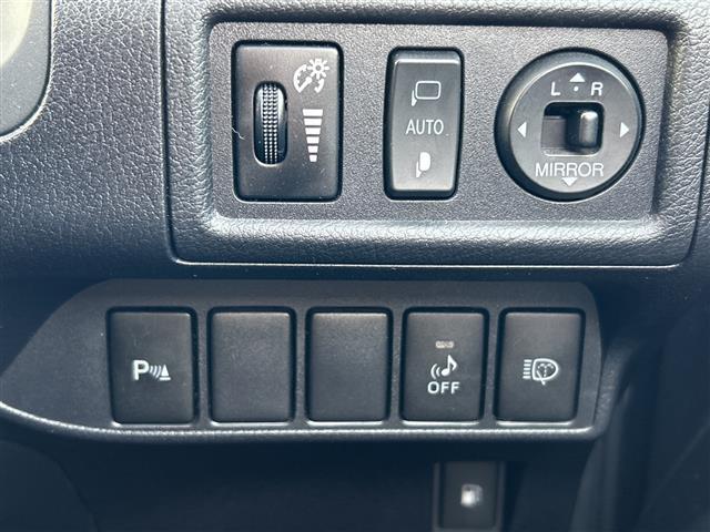 ＣＴ ＣＴ２００ｈ　バージョンＬ　禁煙車　黒レザーシート　前席シートヒーター　ワンオーナー車　純正ナビ　フルセグＴＶ　バックカメラ　スマートキー　プッシュスタート　ＬＥＤヘッドライト　ＥＴＣ　純正１７インチアルミホイール　クルコン（11枚目）