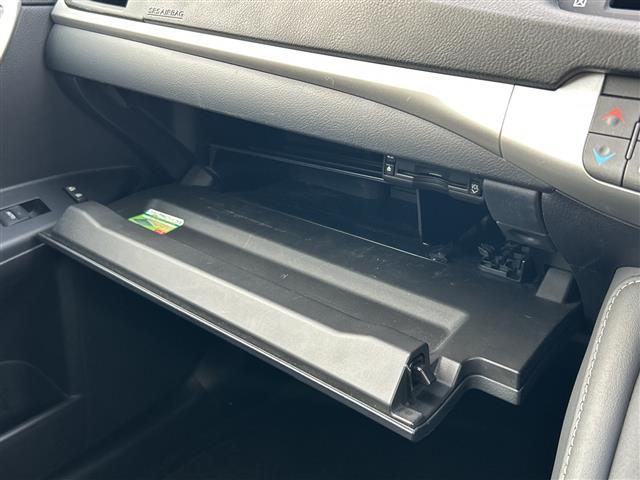 ＣＴ ＣＴ２００ｈ　バージョンＬ　禁煙車　黒レザーシート　前席シートヒーター　ワンオーナー車　純正ナビ　フルセグＴＶ　バックカメラ　スマートキー　プッシュスタート　ＬＥＤヘッドライト　ＥＴＣ　純正１７インチアルミホイール　クルコン（17枚目）