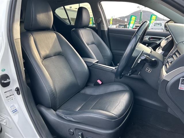 ＣＴ ＣＴ２００ｈ　バージョンＬ　禁煙車　黒レザーシート　前席シートヒーター　ワンオーナー車　純正ナビ　フルセグＴＶ　バックカメラ　スマートキー　プッシュスタート　ＬＥＤヘッドライト　ＥＴＣ　純正１７インチアルミホイール　クルコン（19枚目）