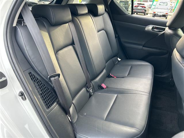 ＣＴ ＣＴ２００ｈ　バージョンＬ　禁煙車　黒レザーシート　前席シートヒーター　ワンオーナー車　純正ナビ　フルセグＴＶ　バックカメラ　スマートキー　プッシュスタート　ＬＥＤヘッドライト　ＥＴＣ　純正１７インチアルミホイール　クルコン（21枚目）