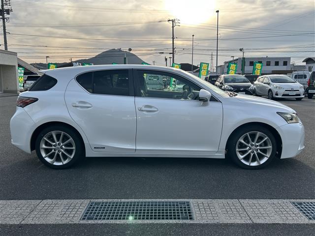 ＣＴ ＣＴ２００ｈ　バージョンＬ　禁煙車　黒レザーシート　前席シートヒーター　ワンオーナー車　純正ナビ　フルセグＴＶ　バックカメラ　スマートキー　プッシュスタート　ＬＥＤヘッドライト　ＥＴＣ　純正１７インチアルミホイール　クルコン（37枚目）