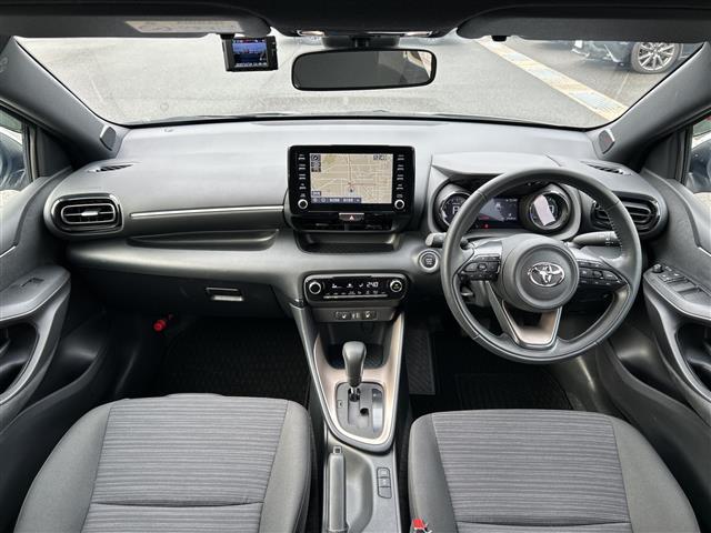 ヤリス Ｚ　ワンオーナー　前後ドライブレコーダー　スマートキー　プッシュスタート　ＥＴＣ　純正ＨＤＤナビ（ＢＴ／ＵＳＢ／ラジオ／Ｍｉｒａｃａｓｔ）　全方位カメラ　シートヒーター＆ステアリングヒーター　保証書（6枚目）