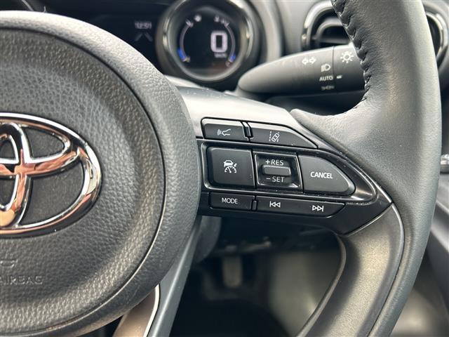 ヤリス Ｚ　ワンオーナー　前後ドライブレコーダー　スマートキー　プッシュスタート　ＥＴＣ　純正ＨＤＤナビ（ＢＴ／ＵＳＢ／ラジオ／Ｍｉｒａｃａｓｔ）　全方位カメラ　シートヒーター＆ステアリングヒーター　保証書（9枚目）