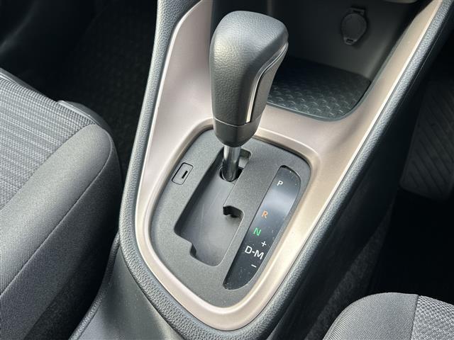 ヤリス Ｚ　ワンオーナー　前後ドライブレコーダー　スマートキー　プッシュスタート　ＥＴＣ　純正ＨＤＤナビ（ＢＴ／ＵＳＢ／ラジオ／Ｍｉｒａｃａｓｔ）　全方位カメラ　シートヒーター＆ステアリングヒーター　保証書（16枚目）