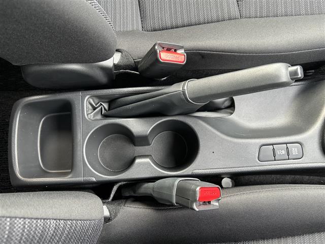 ヤリス Ｚ　ワンオーナー　前後ドライブレコーダー　スマートキー　プッシュスタート　ＥＴＣ　純正ＨＤＤナビ（ＢＴ／ＵＳＢ／ラジオ／Ｍｉｒａｃａｓｔ）　全方位カメラ　シートヒーター＆ステアリングヒーター　保証書（17枚目）