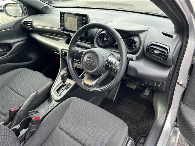 ヤリス Ｚ　ワンオーナー　前後ドライブレコーダー　スマートキー　プッシュスタート　ＥＴＣ　純正ＨＤＤナビ（ＢＴ／ＵＳＢ／ラジオ／Ｍｉｒａｃａｓｔ）　全方位カメラ　シートヒーター＆ステアリングヒーター　保証書（21枚目）