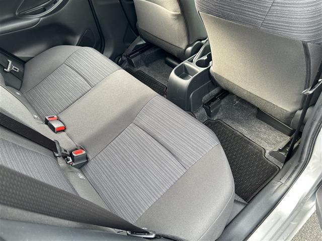 ヤリス Ｚ　ワンオーナー　前後ドライブレコーダー　スマートキー　プッシュスタート　ＥＴＣ　純正ＨＤＤナビ（ＢＴ／ＵＳＢ／ラジオ／Ｍｉｒａｃａｓｔ）　全方位カメラ　シートヒーター＆ステアリングヒーター　保証書（23枚目）