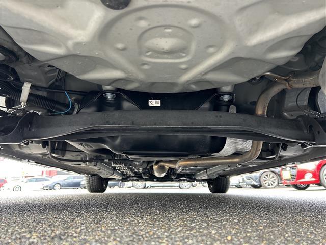 ヤリス Ｚ　ワンオーナー　前後ドライブレコーダー　スマートキー　プッシュスタート　ＥＴＣ　純正ＨＤＤナビ（ＢＴ／ＵＳＢ／ラジオ／Ｍｉｒａｃａｓｔ）　全方位カメラ　シートヒーター＆ステアリングヒーター　保証書（43枚目）