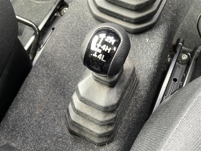 ジムニーシエラ ＪＣ　ワンオーナー車　オーディオレス車両　ＬＥＤヘッドライト　クルーズコントロール　スマートキー　プッシュスタート　前席シートヒーター　ダウンヒルアシストコントロール　純正１５インチアルミホイール（9枚目）
