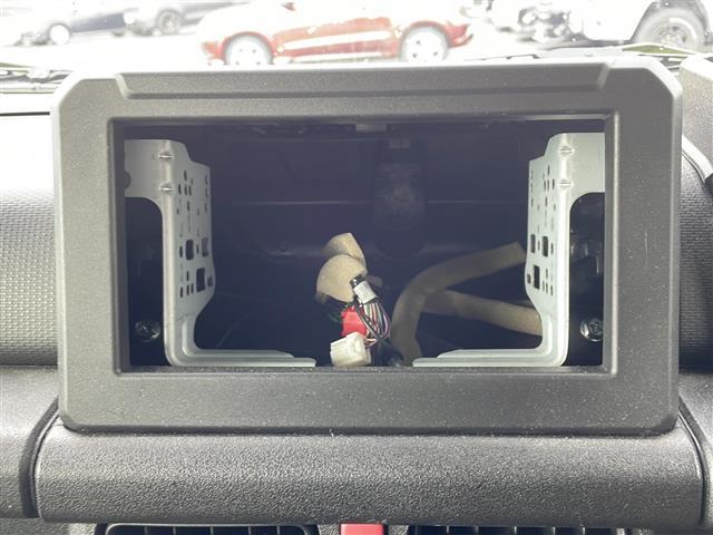 ジムニーシエラ ＪＣ　ワンオーナー車　オーディオレス車両　ＬＥＤヘッドライト　クルーズコントロール　スマートキー　プッシュスタート　前席シートヒーター　ダウンヒルアシストコントロール　純正１５インチアルミホイール（11枚目）