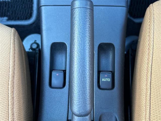 コペン セロ　ワンオーナー　前方ドライブレコーダー　禁煙車　スマートキー　プッシュスタート　ＥＴＣ　社外メモリナビ（ＤＴＶ／ＢＴ／ＤＶＤ／ラジオ）　バックカメラ　オートエアコン　オートライト　保証書　スペアキー（16枚目）