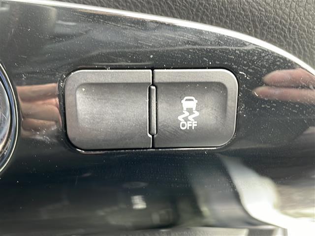 プリウス Ｓ　スマートキー　プッシュスタート　ＥＴＣ　純正メモリナビ（ＤＴＶ／ＢＴ／ＤＶＤ／ラジオ）　バックカメラ　スペアキー　オートライト　オートエアコン　純正フロアマット　社外アルミホイール　保証書　取扱説明書（15枚目）