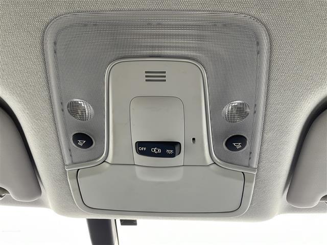 プリウス Ｓ　スマートキー　プッシュスタート　ＥＴＣ　純正メモリナビ（ＤＴＶ／ＢＴ／ＤＶＤ／ラジオ）　バックカメラ　スペアキー　オートライト　オートエアコン　純正フロアマット　社外アルミホイール　保証書　取扱説明書（21枚目）