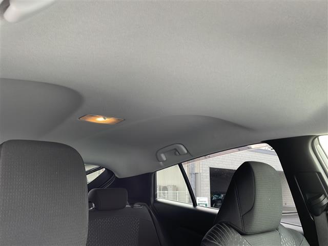 プリウス Ｓ　スマートキー　プッシュスタート　ＥＴＣ　純正メモリナビ（ＤＴＶ／ＢＴ／ＤＶＤ／ラジオ）　バックカメラ　スペアキー　オートライト　オートエアコン　純正フロアマット　社外アルミホイール　保証書　取扱説明書（22枚目）