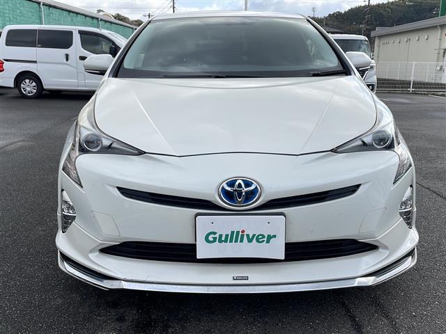 プリウス Ｓ　スマートキー　プッシュスタート　ＥＴＣ　純正メモリナビ（ＤＴＶ／ＢＴ／ＤＶＤ／ラジオ）　バックカメラ　スペアキー　オートライト　オートエアコン　純正フロアマット　社外アルミホイール　保証書　取扱説明書（31枚目）