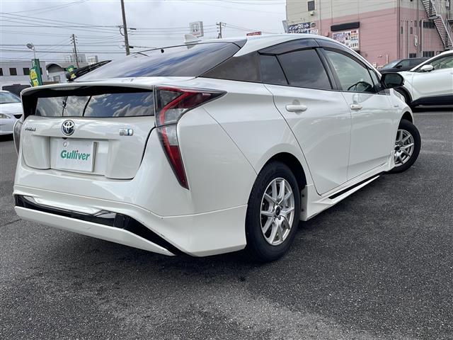 プリウス Ｓ　スマートキー　プッシュスタート　ＥＴＣ　純正メモリナビ（ＤＴＶ／ＢＴ／ＤＶＤ／ラジオ）　バックカメラ　スペアキー　オートライト　オートエアコン　純正フロアマット　社外アルミホイール　保証書　取扱説明書（36枚目）