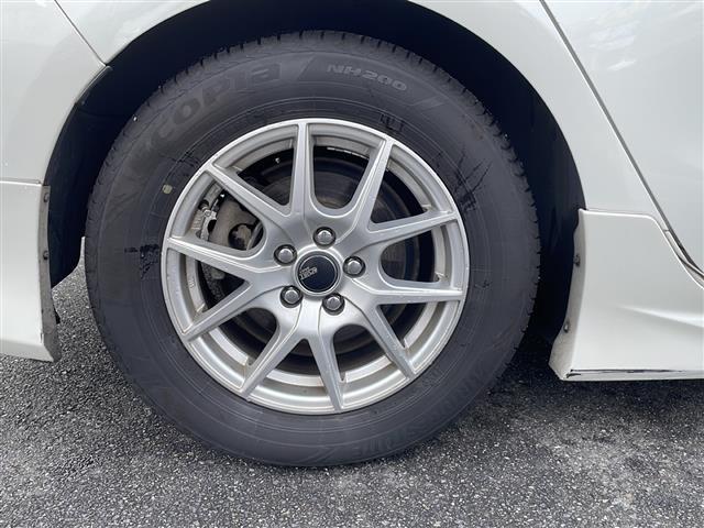 プリウス Ｓ　スマートキー　プッシュスタート　ＥＴＣ　純正メモリナビ（ＤＴＶ／ＢＴ／ＤＶＤ／ラジオ）　バックカメラ　スペアキー　オートライト　オートエアコン　純正フロアマット　社外アルミホイール　保証書　取扱説明書（41枚目）