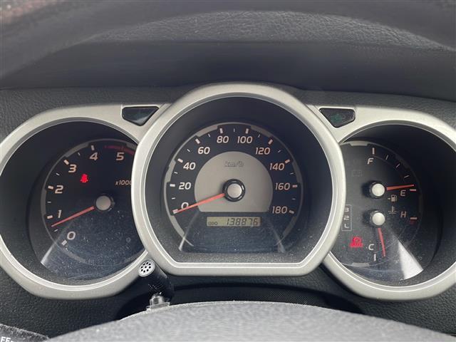 ハイラックスサーフ ＳＳＲ－Ｘ　禁煙車　リモコンキー　前後ドライブレコーダー　社外ディスプレイオーディオ（ＢＴ／ＤＶＤ／ＵＳＢ／ラジオ）　社外シートカバー　オートエアコン　オートライト　ＴＲＤアルミホイール　純正フロアマット（6枚目）