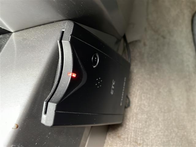 ハイラックスサーフ ＳＳＲ－Ｘ　禁煙車　リモコンキー　前後ドライブレコーダー　社外ディスプレイオーディオ（ＢＴ／ＤＶＤ／ＵＳＢ／ラジオ）　社外シートカバー　オートエアコン　オートライト　ＴＲＤアルミホイール　純正フロアマット（11枚目）