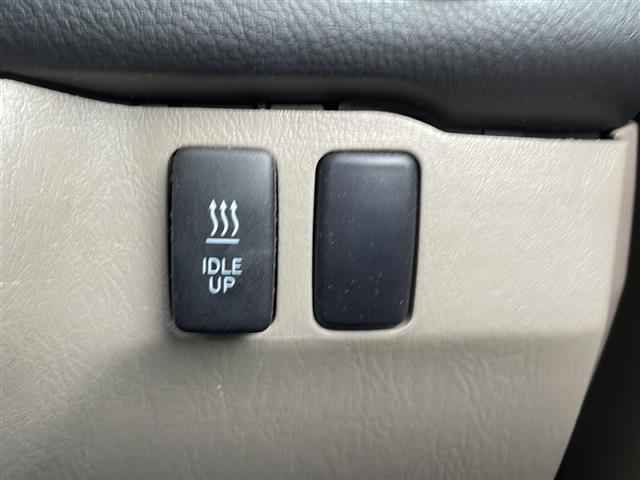 ハイラックスサーフ ＳＳＲ－Ｘ　禁煙車　リモコンキー　前後ドライブレコーダー　社外ディスプレイオーディオ（ＢＴ／ＤＶＤ／ＵＳＢ／ラジオ）　社外シートカバー　オートエアコン　オートライト　ＴＲＤアルミホイール　純正フロアマット（15枚目）