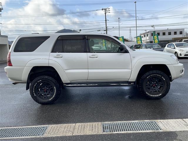 ハイラックスサーフ ＳＳＲ－Ｘ　禁煙車　リモコンキー　前後ドライブレコーダー　社外ディスプレイオーディオ（ＢＴ／ＤＶＤ／ＵＳＢ／ラジオ）　社外シートカバー　オートエアコン　オートライト　ＴＲＤアルミホイール　純正フロアマット（35枚目）