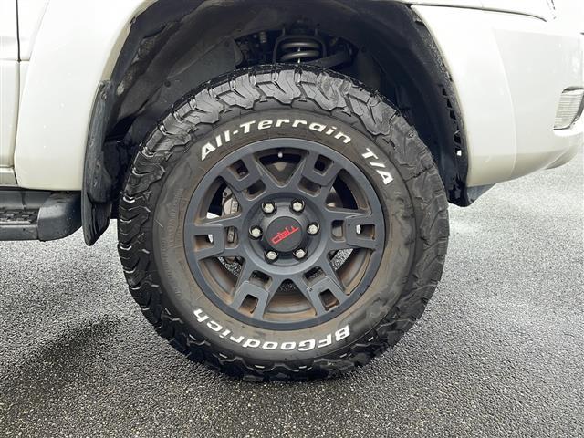 ハイラックスサーフ ＳＳＲ－Ｘ　禁煙車　リモコンキー　前後ドライブレコーダー　社外ディスプレイオーディオ（ＢＴ／ＤＶＤ／ＵＳＢ／ラジオ）　社外シートカバー　オートエアコン　オートライト　ＴＲＤアルミホイール　純正フロアマット（40枚目）