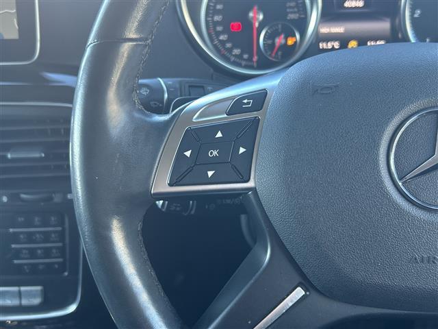 �y�@�X�e�A�����O�X�C�b�`�@�z�茳�̃X�C�b�`�Ńi�r���삪�\�ł��I�I���ɕ֗��ȋ@�\�ł��B���t���̃i�r�ɂ���Ă̓I�v�V�����ݒ�ƂȂ��Ă���܂��I�ڂ����̓X�^�b�t�܂Ł�